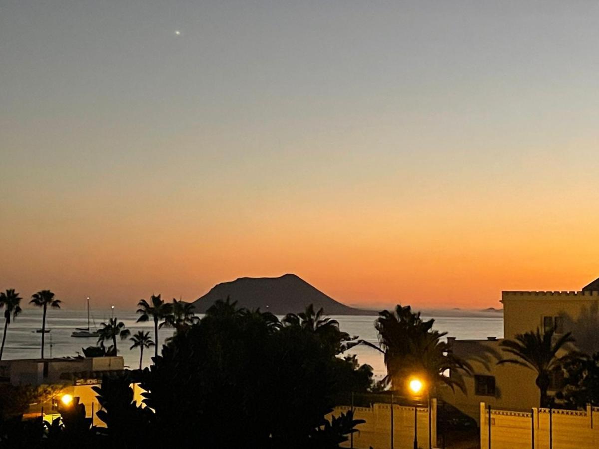 Alojamiento Playa Centro Corralejo 16 エクステリア 写真